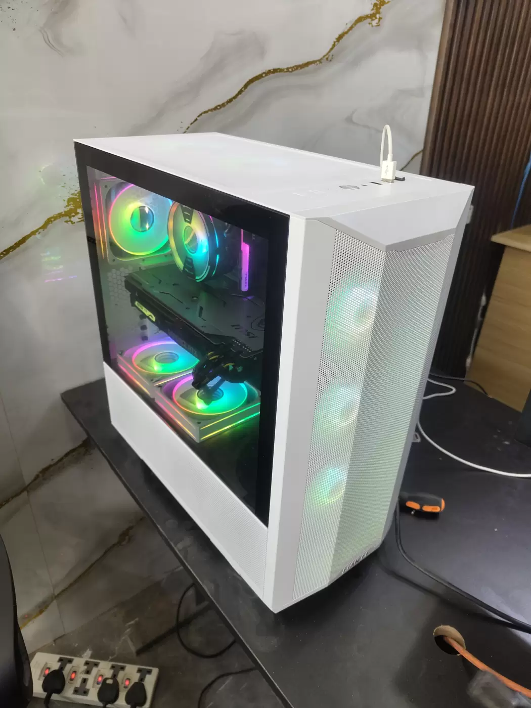 GIGABYTE B360 Gaming PC